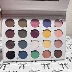 ✨ OFRA — PRO Palette (Professional Eyeshadow Palette) — 20 pans
